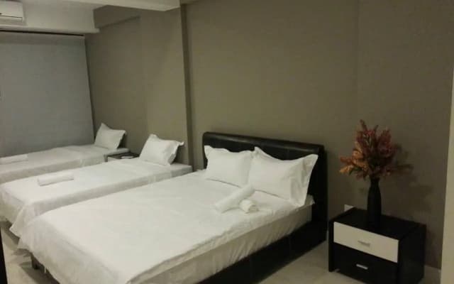 Marina Travellers Suite SKY Karamunsing - photo 3