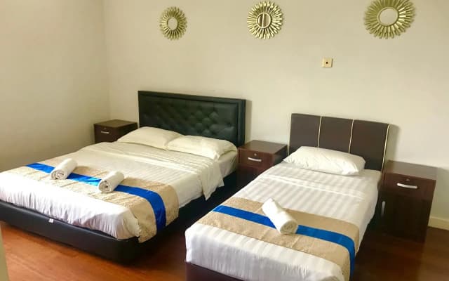 Sunset Seaview Vacation Condos City Centre @ IMAGO Shopping Mall - photo 5