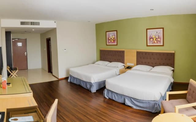 Seri Simanggang Hotel - photo 2