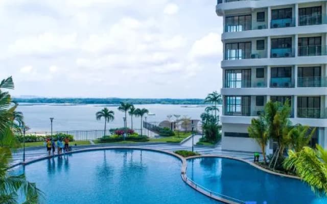 Scenic Country Garden Danga Bay by Lions Bay - photo 2