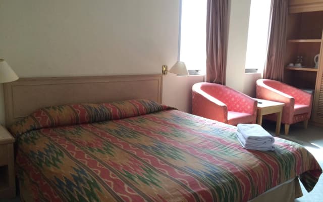 Mandarin Pacific Hotel - photo 3