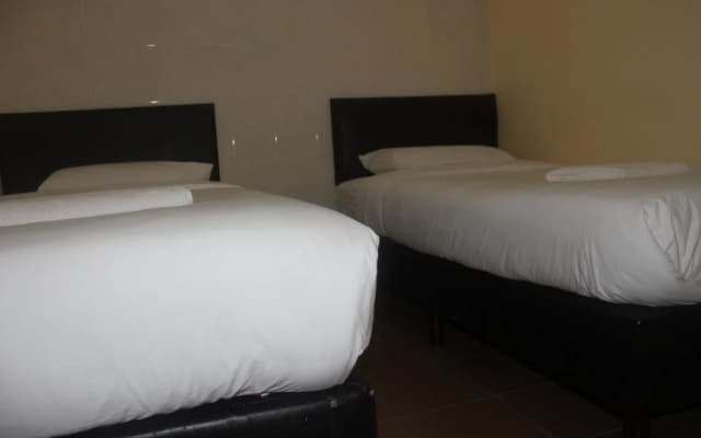 I Home Hotel - photo 3