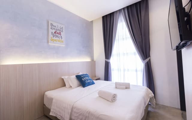iO Hotel - photo 3
