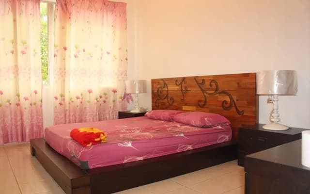 Teratai Homestay Taman Kinrara 2 - photo 4