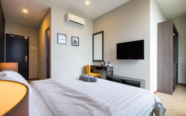 OMG Hotel - photo 4