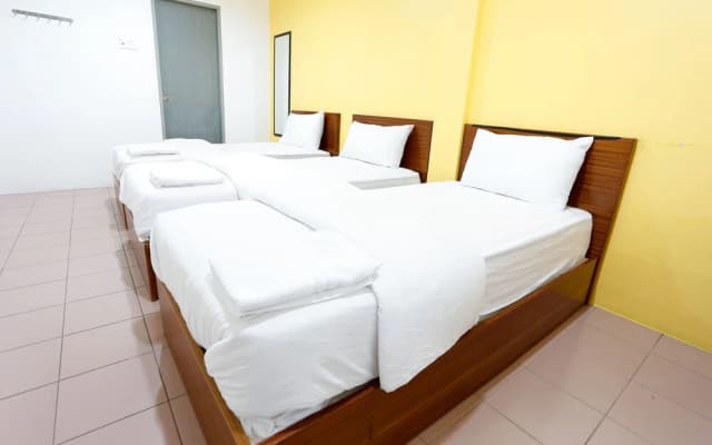 OYO 772 Lux Hotel - photo 4