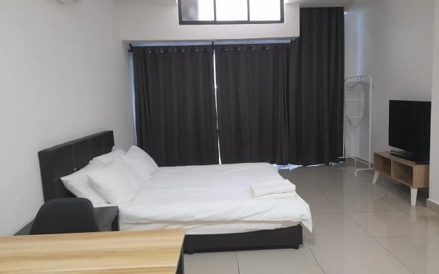 Pacific Towers Star Seksyen 13 PJ Jaya One Parking Netflix Pool Kitchen - photo 4