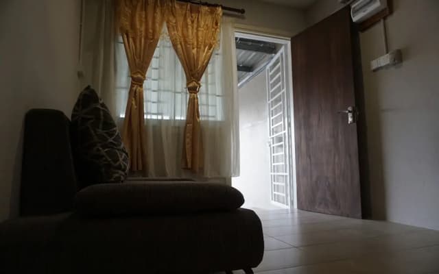 Sakura Bandar Semariang Guest House - photo 5