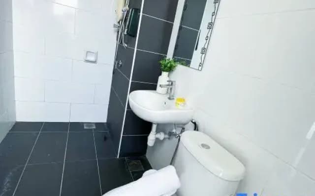 IPOH The Majestic Imperial Air-Con 6 PAX SUITE - photo 5