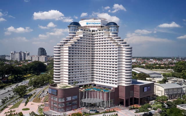 Wyndham Acmar Klang Hotel - photo 2