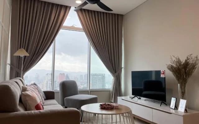 Sky Suites KLCC Homestay by BIRDY STAY - photo 3