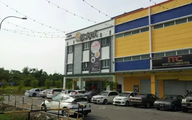 Coastline Hotel - photo 2