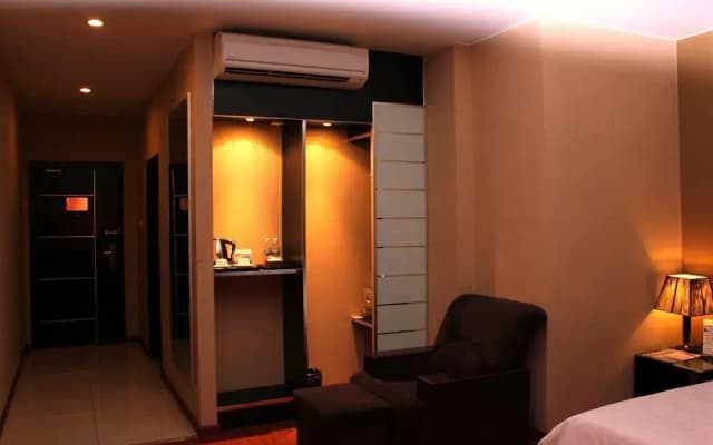 King Star Hotel - photo 2