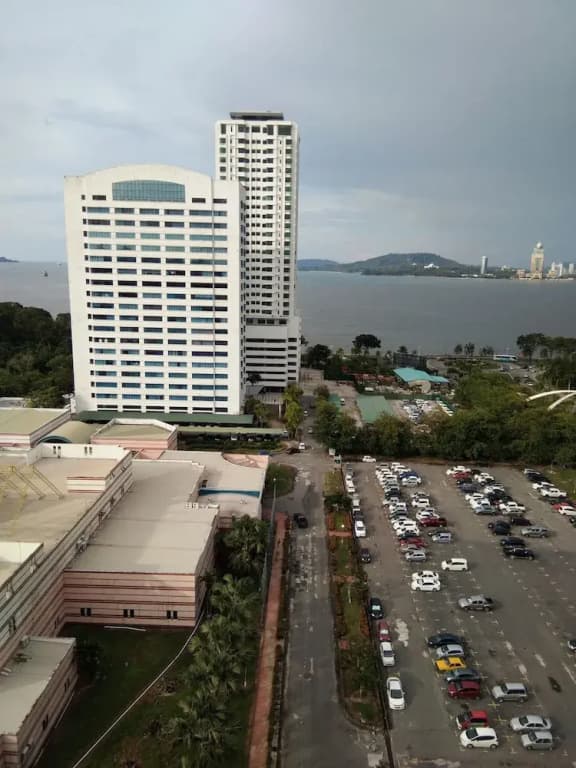 Likas Deluxe 3 Bedroom Apartment - photo 14