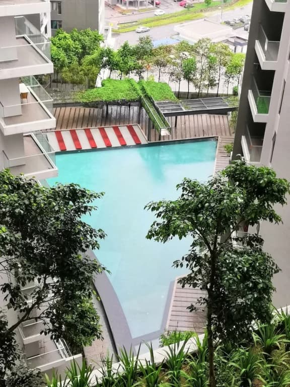 Univ 360 Cozy Apartment with Pool View - photo 15