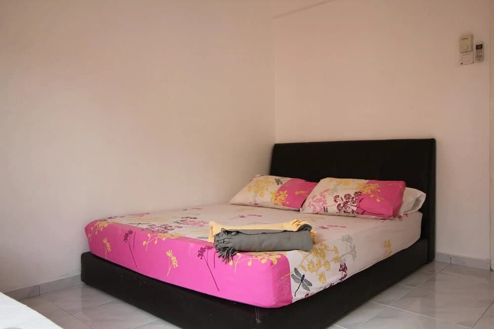 Teratai Homestay Suria Apartment - photo 2