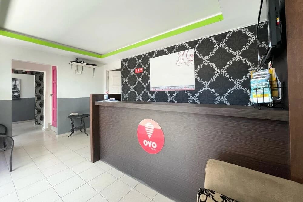 OYO 90324 Muar Station Hotel - photo 2