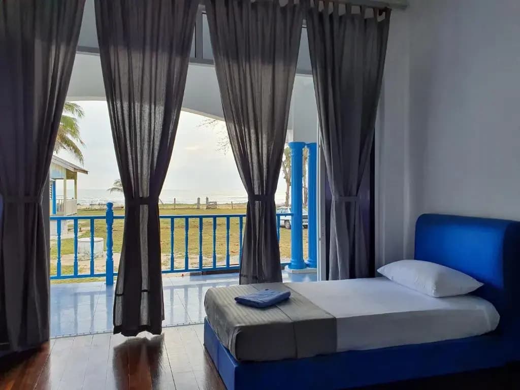 ALA Beach Lodge - Ketapang Homestay - photo 3