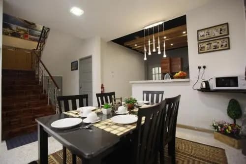 Come Inn Homestay 1379 - photo 23