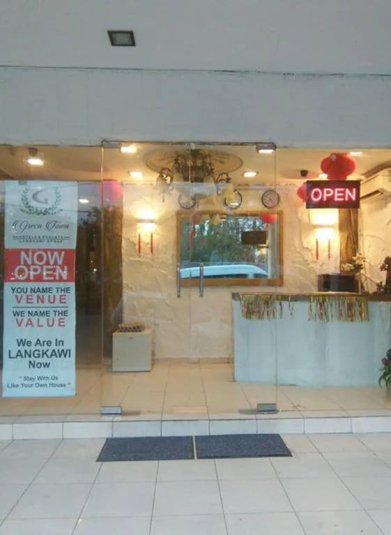 Green Town hotel & Resort Kuah - photo 10