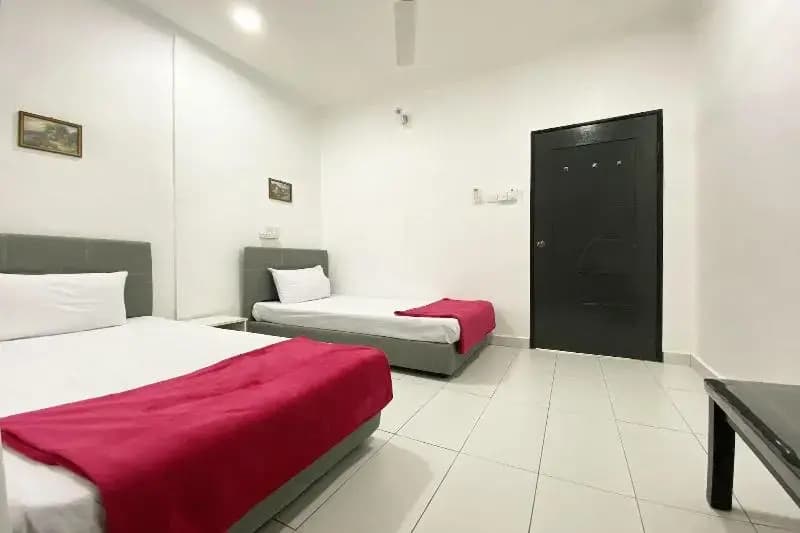 OYO 90230 Dh Residence - photo 6