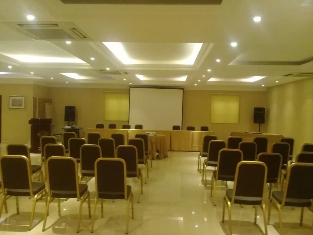 Valenza Hotel & Cafe - photo 13