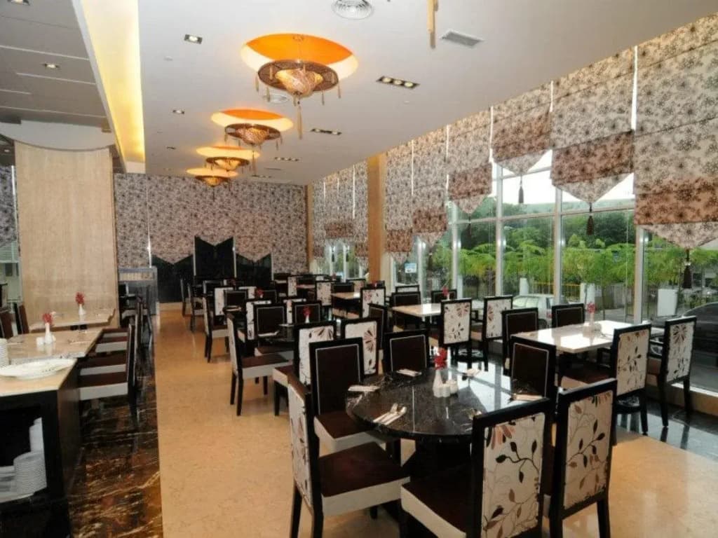 Crown Garden Hotel - photo 16