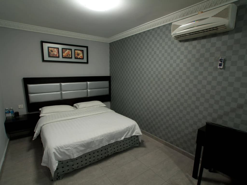 T Hotel - photo 2