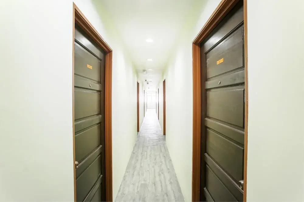 Zande Motel by OYO Rooms - photo 12