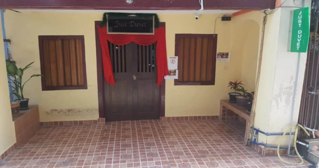 Just Duvet Guest House - photo 2