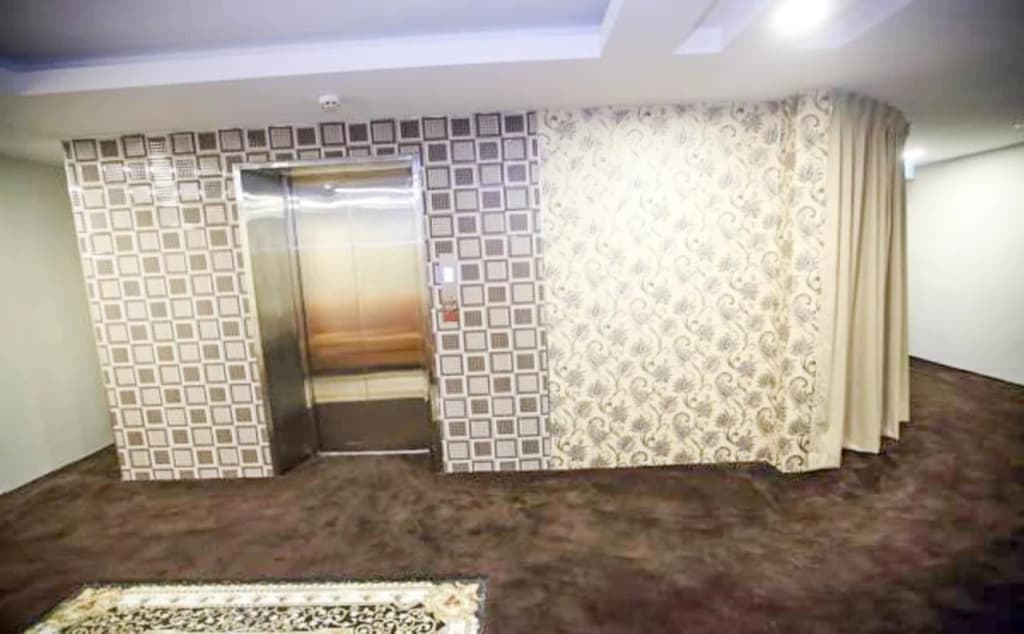 Al Khatiri Hotel - photo 11