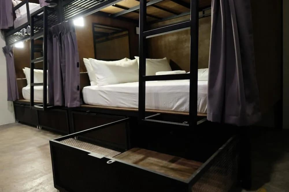 Sleep Here Hostel - photo 3