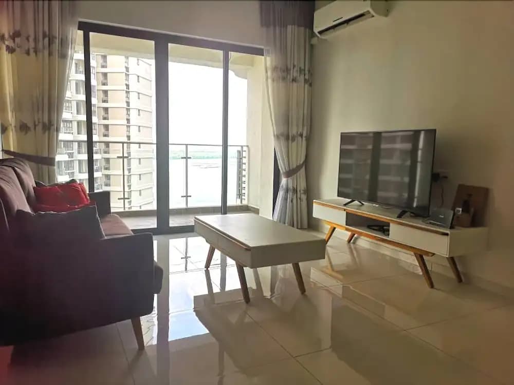 Spacious @ Country Garden Danga Bay - main photo