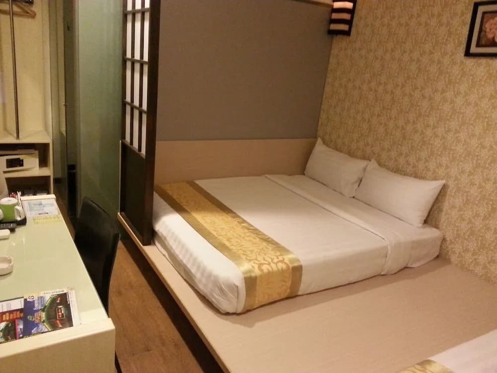 Eight Days Boutique Hotel Permas Jaya - photo 6