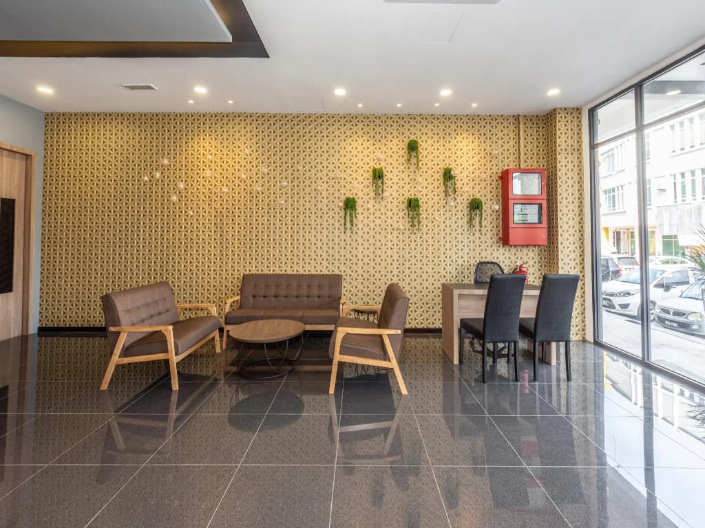 Hotel Zamburger Grill - photo 2