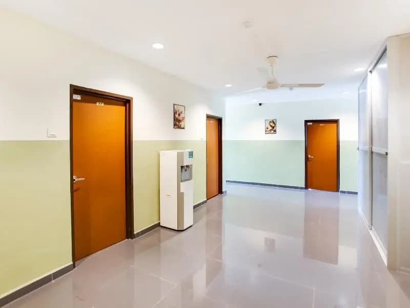 Space Hotel by OYO Rooms - photo 12