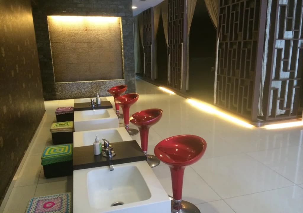 Grand Far East Hotel - photo 10