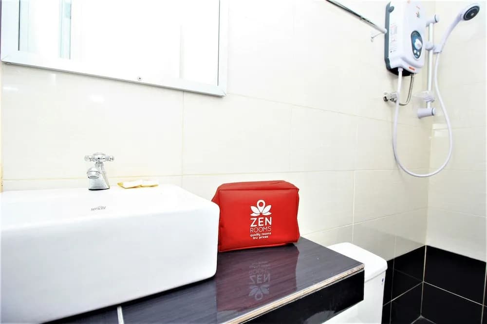 ZEN Rooms Near Pantai Tengah - photo 7