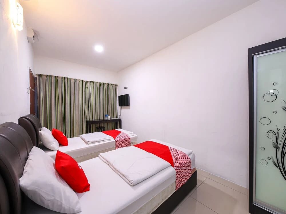 OYO 89702 Md Hotel Masai - photo 7