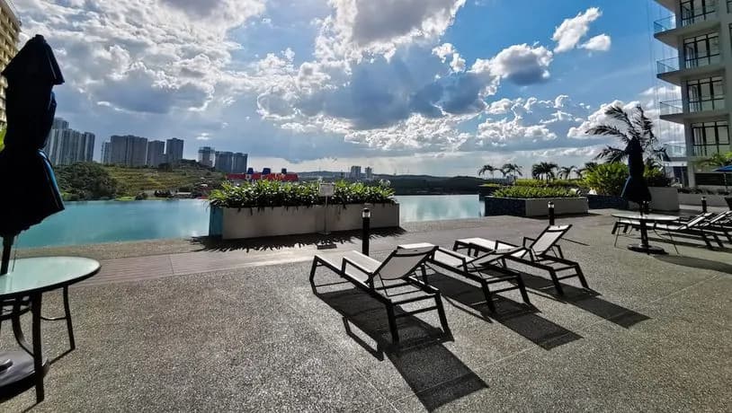 Sky & Blue Suites by TGP - main photo