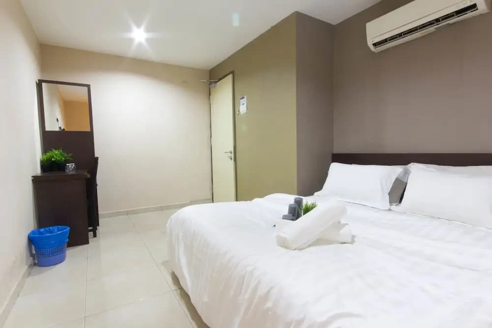 Three Top Hotel - photo 10