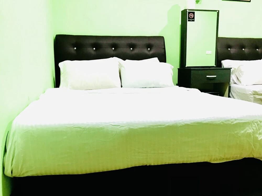 OYO Home 90330 Vvilla Motel - photo 4