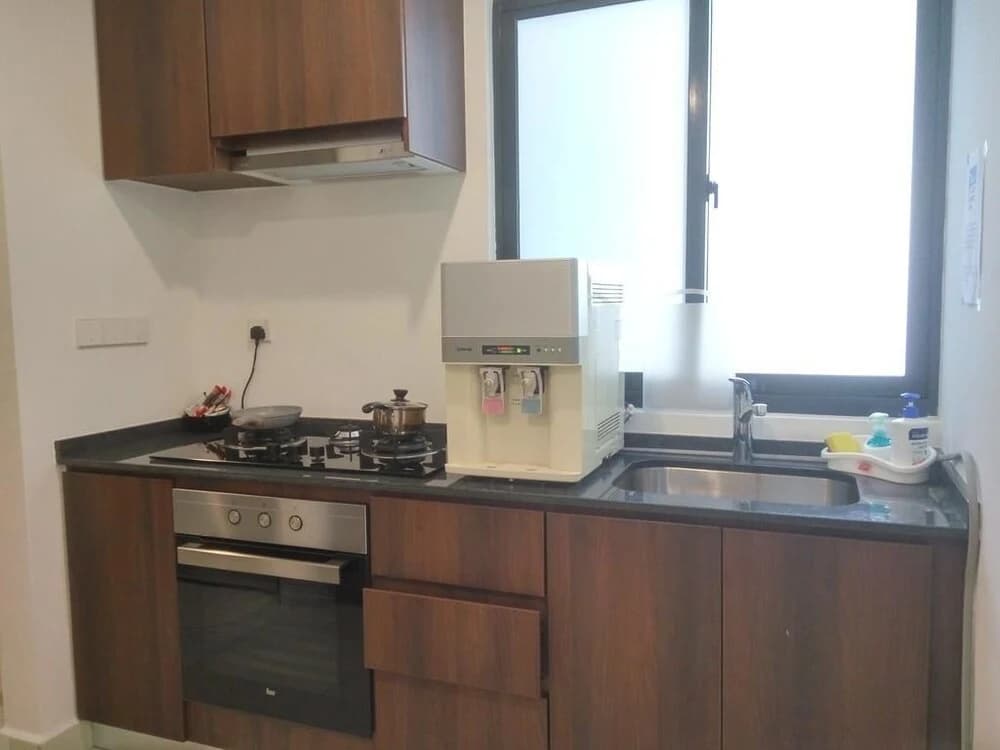 3BR Seaview Suite Gurney Drive - photo 19
