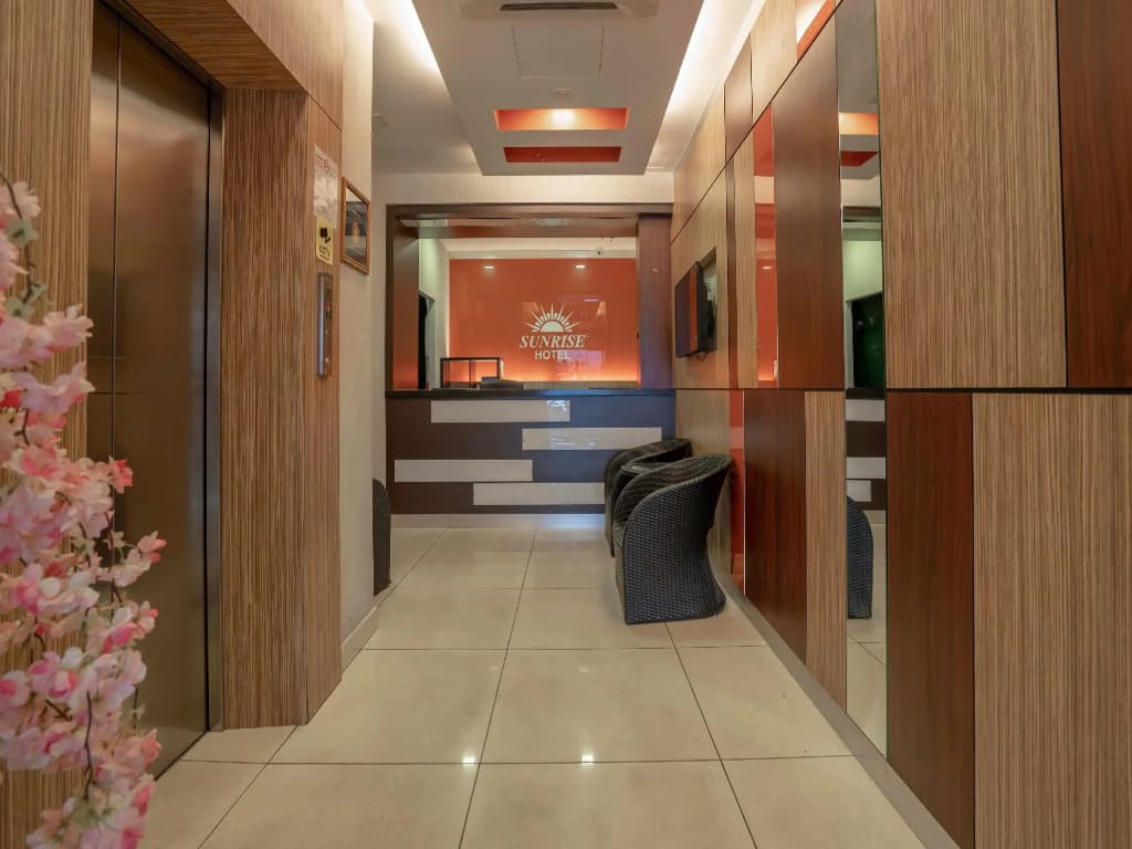 Sunrise Hotel - photo 11