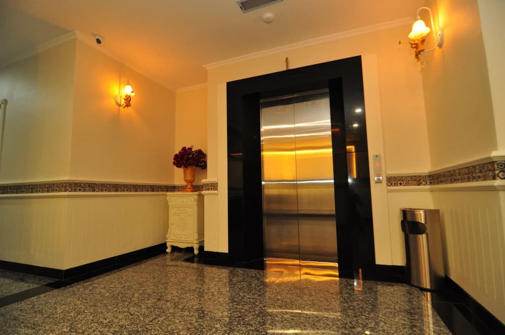 1 Million Hotel - photo 17