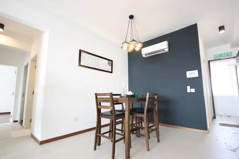 3BR Seaview Suite Gurney Drive - photo 13