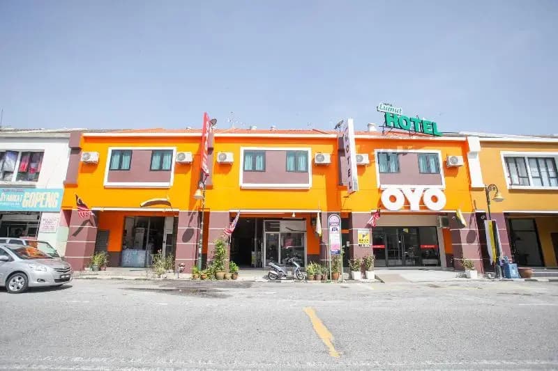 Lumut Hotel by OYO Rooms - main photo