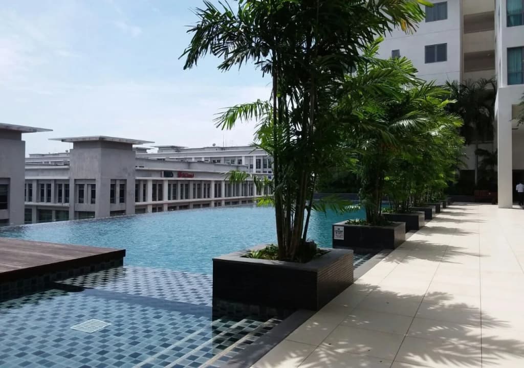 Sunset Seaview Vacation Condos City Centre @ IMAGO Shopping Mall - photo 10