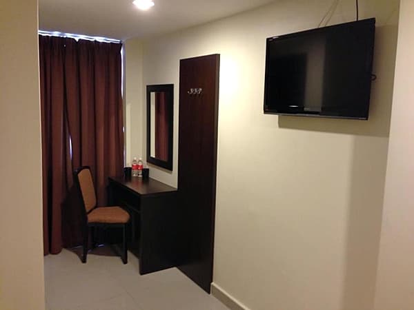 OYO 653 Green World Hotel - photo 3