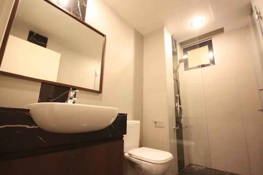 3BR Seaview Suite Gurney Drive - photo 9